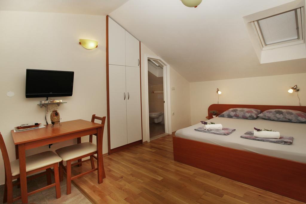 Apartments Caralipeo Makarska Habitación foto